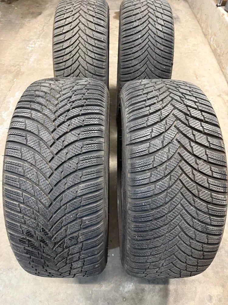 215/45 R18