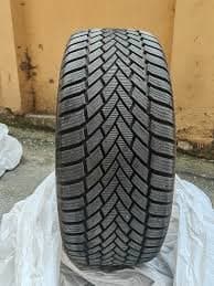 Dunlop 245/45 R17 Зимни